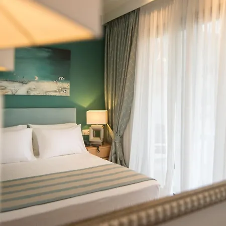 מלון Flegra Palace 4*